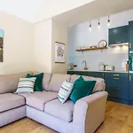 8 The - Access - Perfect For Couples *