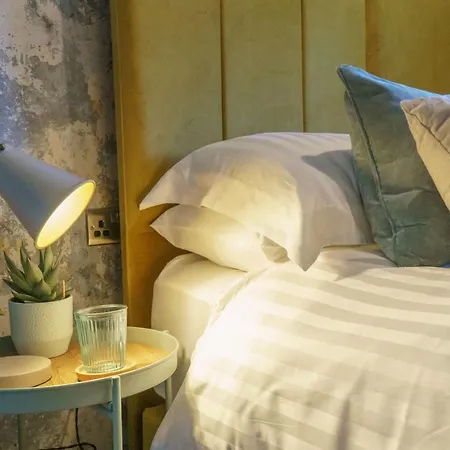 8 The - Access - Perfect For Couples Holiday home