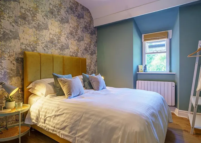 8 The - Access - Perfect For Couples